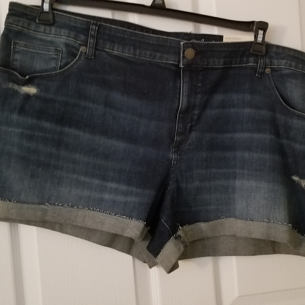 Brand New 26W Universal thread shorts
